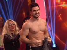 Василий Бондарчук станцевал стриптиз для Оли Поляковой